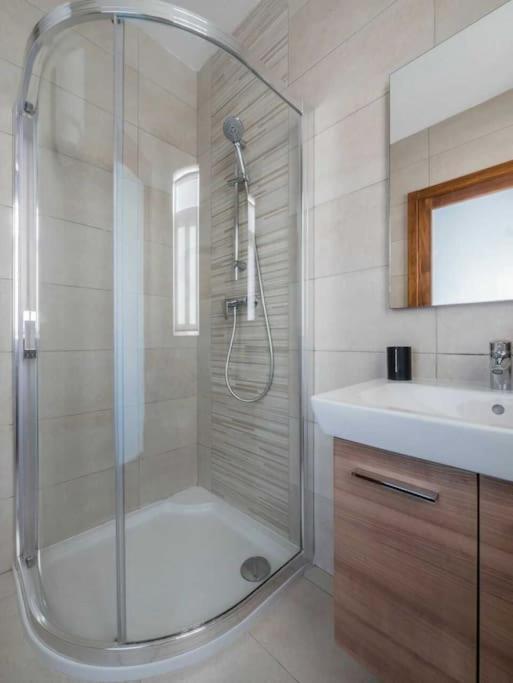 Top Floor Apt With Common Pool Close To All Amenities St. Paul's Bay Exterior photo