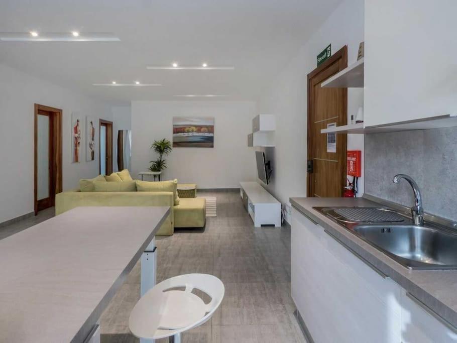 Top Floor Apt With Common Pool Close To All Amenities St. Paul's Bay Exterior photo