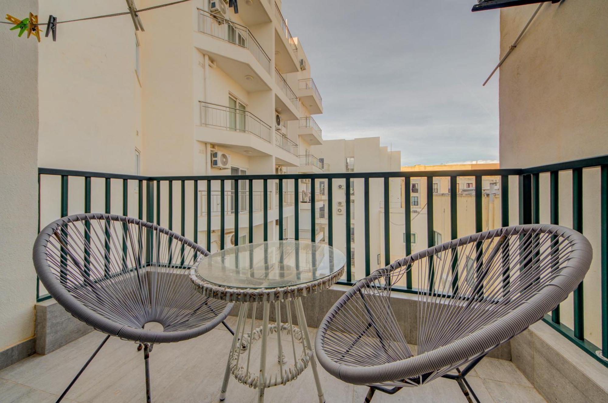 Top Floor Apt With Common Pool Close To All Amenities St. Paul's Bay Exterior photo