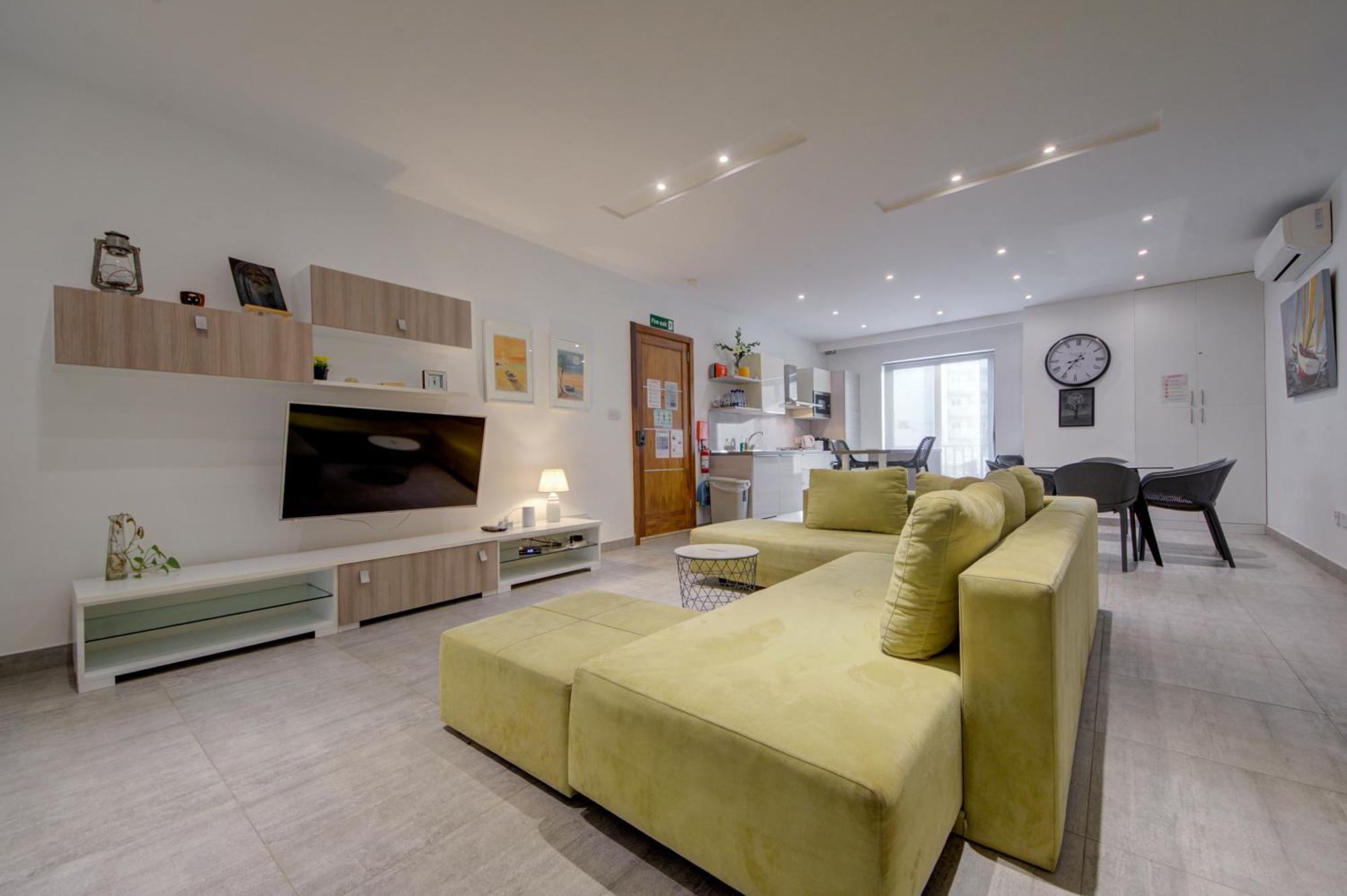 Top Floor Apt With Common Pool Close To All Amenities St. Paul's Bay Exterior photo