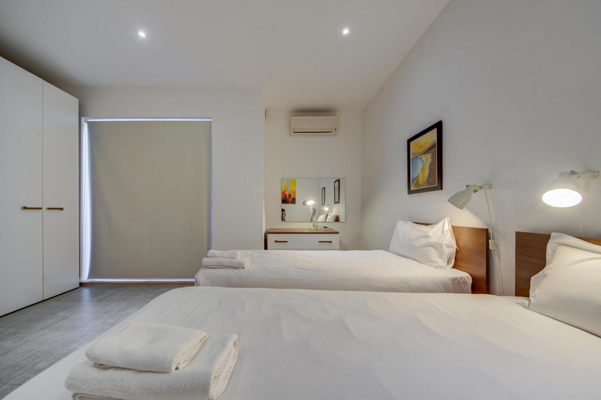 Top Floor Apt With Common Pool Close To All Amenities St. Paul's Bay Exterior photo