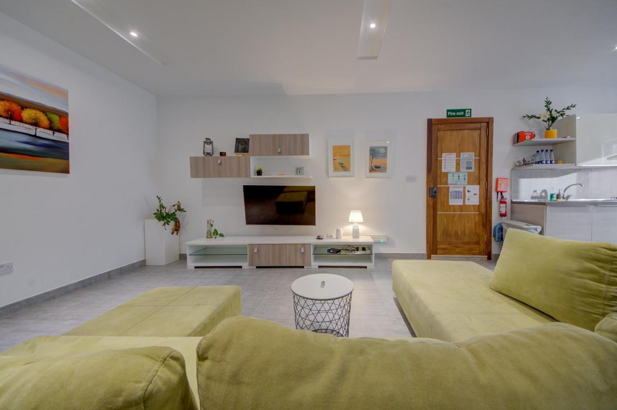 Top Floor Apt With Common Pool Close To All Amenities St. Paul's Bay Exterior photo