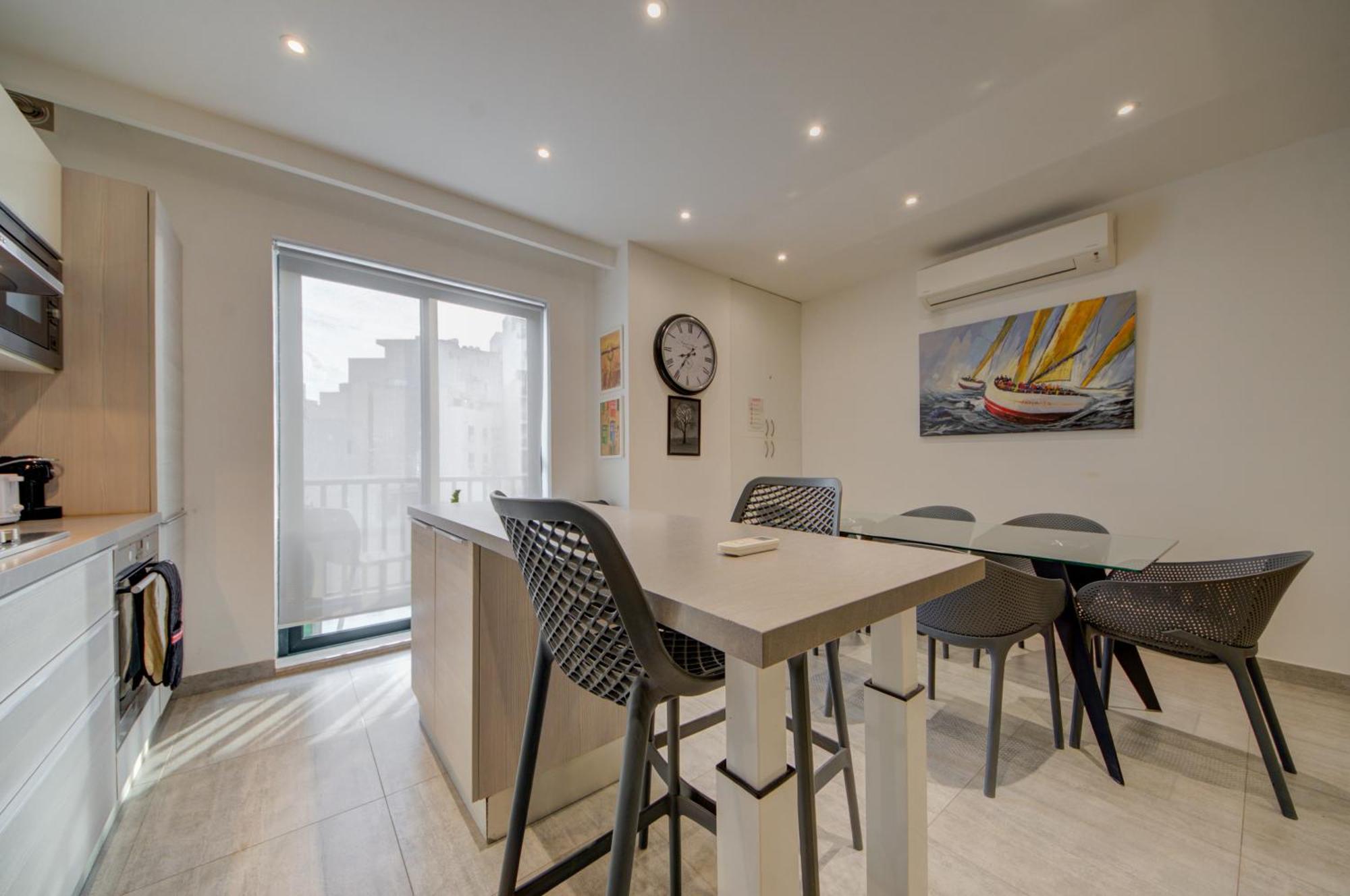 Top Floor Apt With Common Pool Close To All Amenities St. Paul's Bay Exterior photo